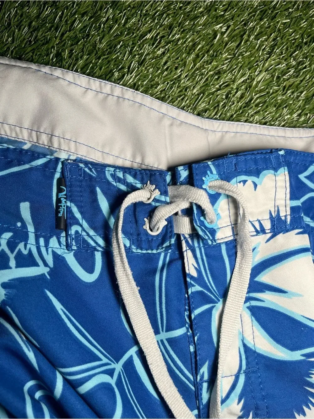 Quiksilver Y2K vintage style Blue Floral Men’s Swim Trunks (read description)